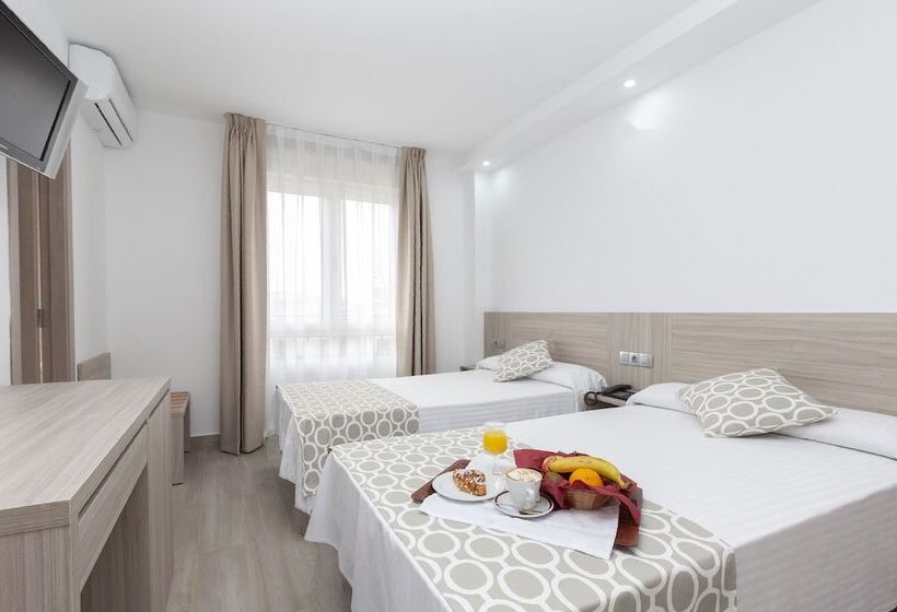 Standard Triple Room, Olympia Ronda Ii