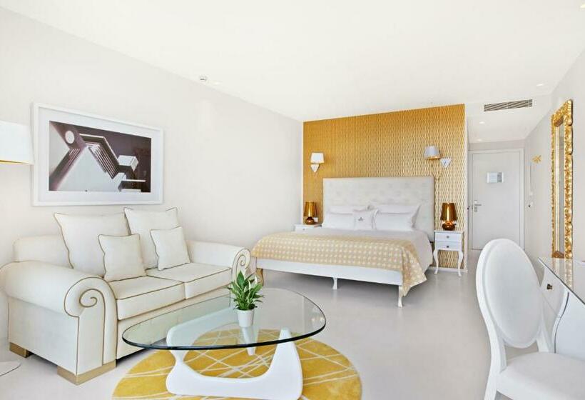 Deluxe Suite met Uitzicht op Zee, Portals Hills Boutique