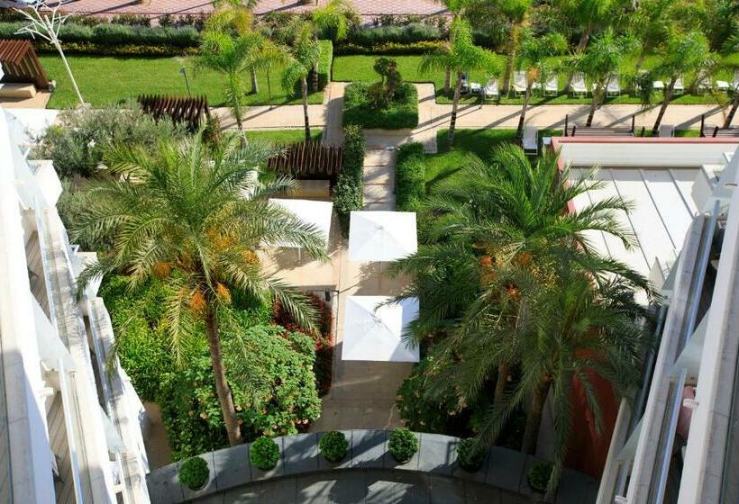 Premium Room Garden View, Pure Salt Garonda  Adults Only