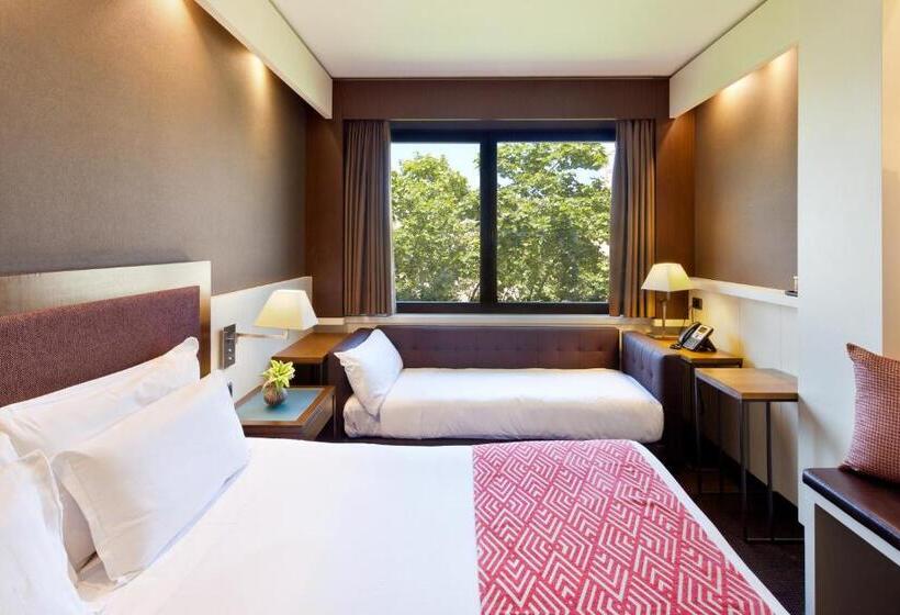 Superior Triple Room, Royal Ramblas