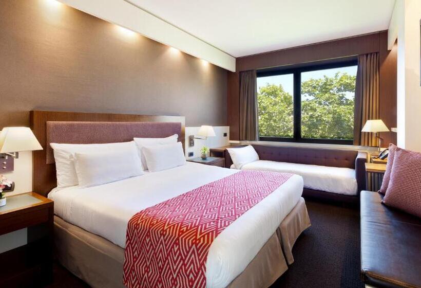 Superior Triple Room, Royal Ramblas