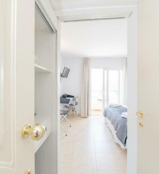 اتاق استاندارد با چشم‌انداز استخر, Sa Barrera  Adults Only