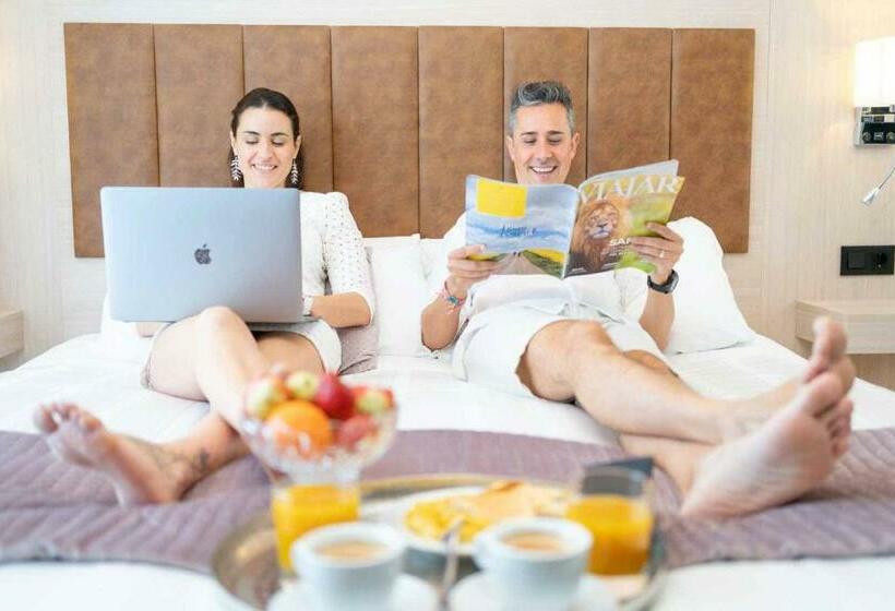 اتاق استاندارد با بالکن و چشم‌انداز دریا, Sa Barrera  Adults Only