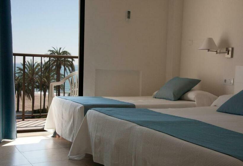 Chambre Triple Standard Vue Piscine, Sicania