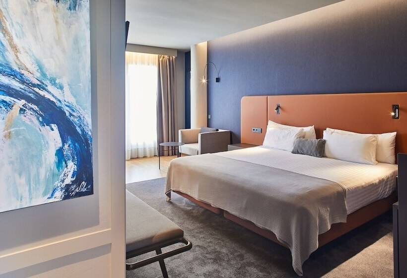 Superior Room with Terrace, Silken Ramblas