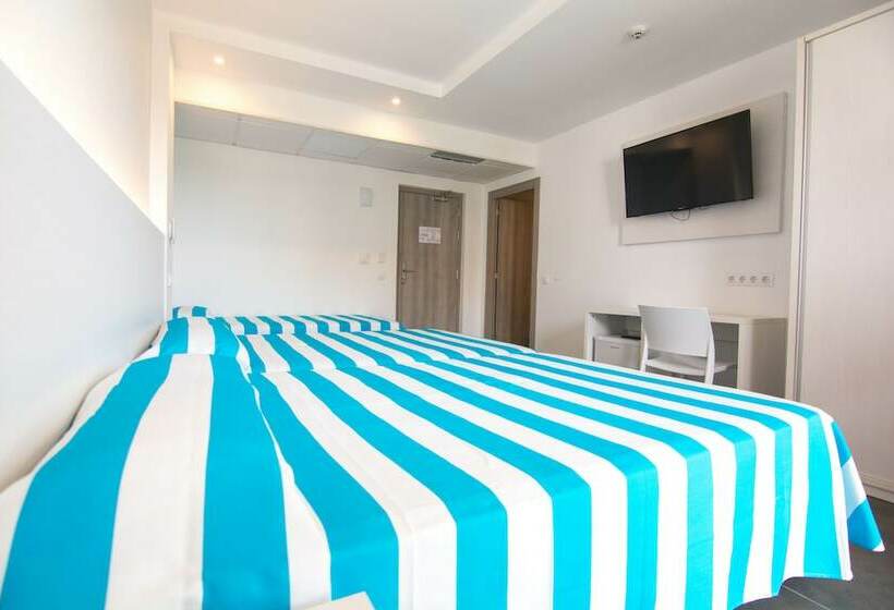 Standard Triple Room, Sorra Daurada Splash