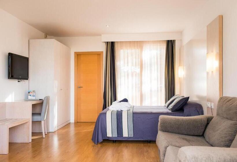 اتاق لوکس با چشم‌انداز استخر, Sagitario Playa