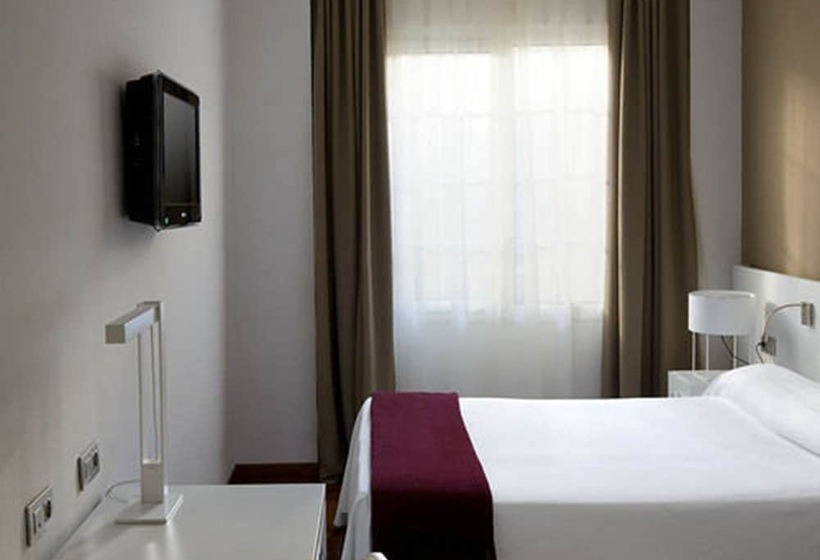 1 Bedroom Basic Apartment, Urh Ciutat De Mataró