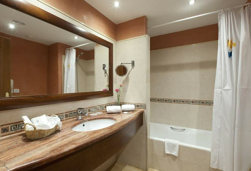 اتاق استاندارد با چشم‌انداز استخر, Valentin Star Menorca - Adults Only