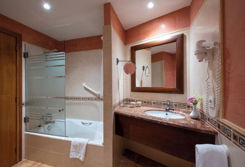 اتاق استاندارد با چشم‌انداز استخر, Valentin Star Menorca - Adults Only