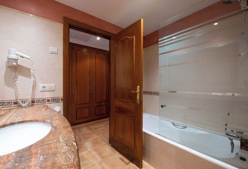 اتاق استاندارد با چشم‌انداز استخر, Valentin Star Menorca  Adults Only