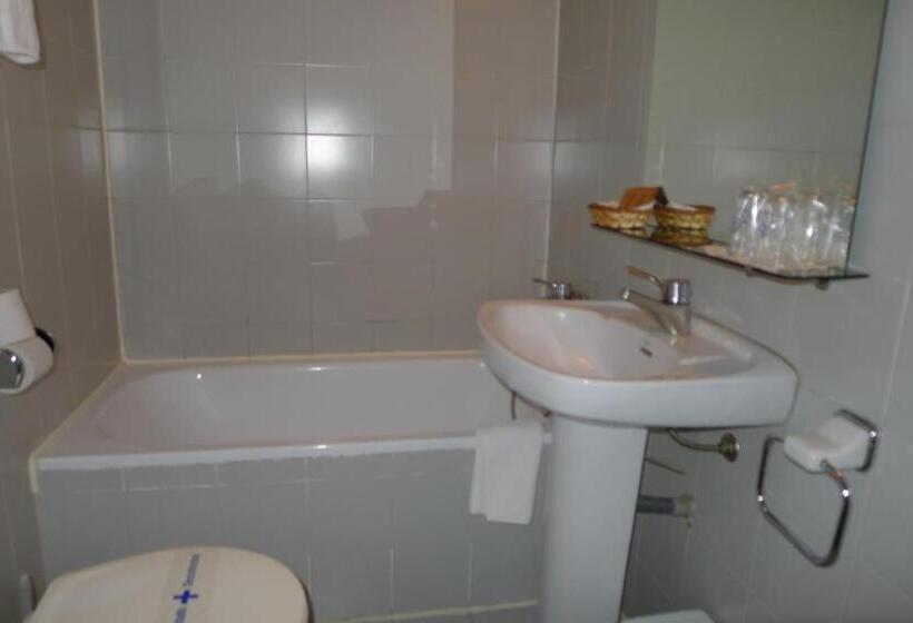 اتاق استاندارد چهار تخته, Aero Hotel Cerdanya Ca L Eudald