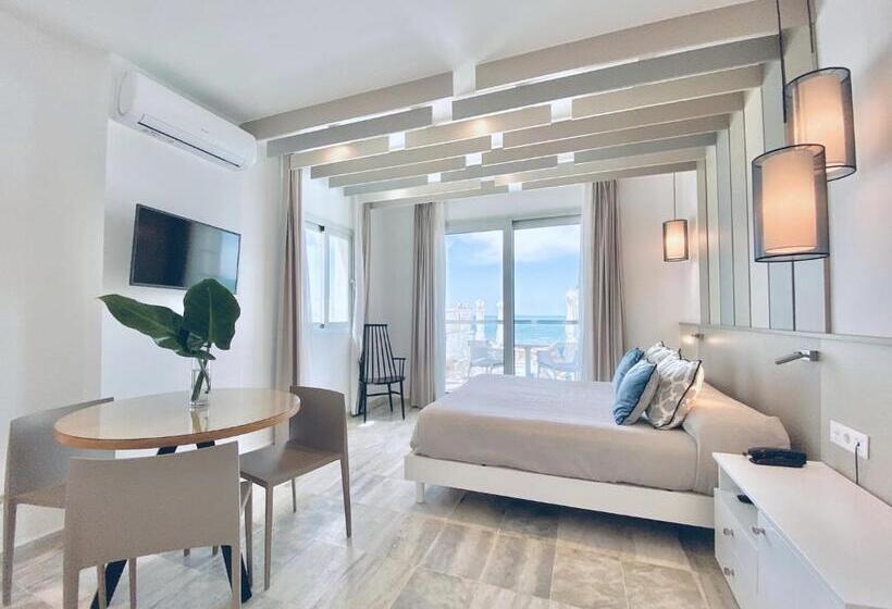 استودیوی استاندارد با چشم‌انداز دریا, Apartamentos Marina Luz