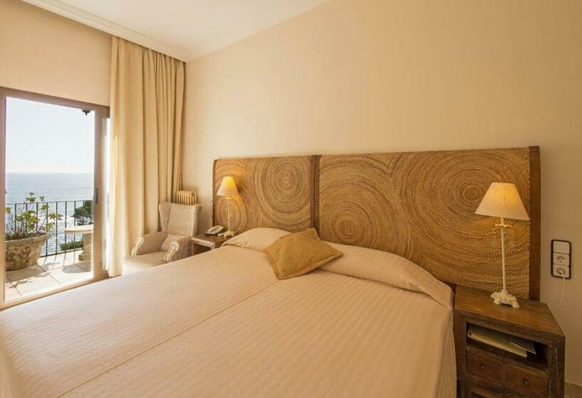اتاق استاندارد چهار تخته با چشم‌انداز دریا, Cap Roig By Brava Hoteles