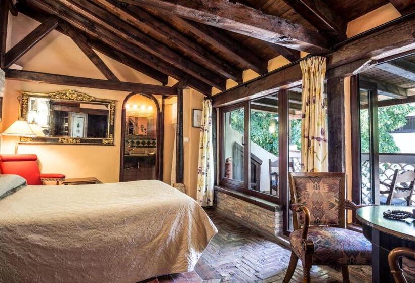 Superior Room with Terrace, América