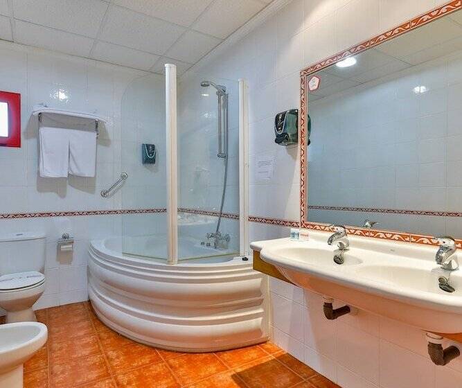 Suite Junior, Area De Servicio El Cruce