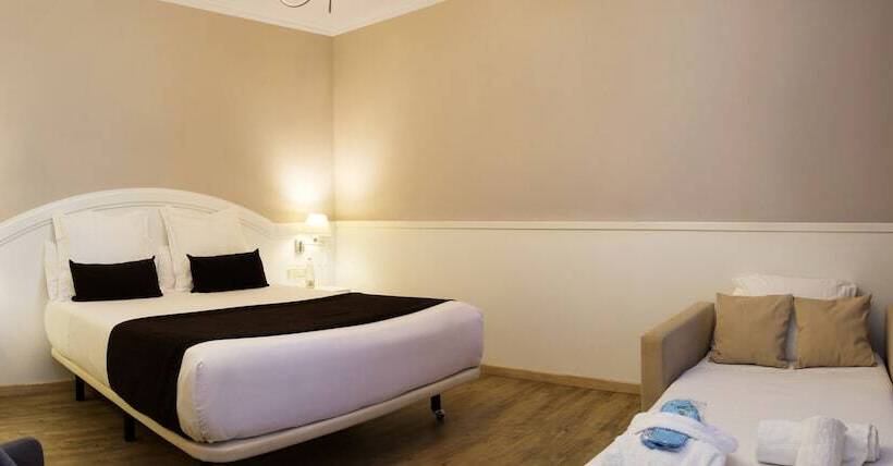 اتاق استاندارد سه نفره, 1881 Hotel Balneario Vichy Catalan