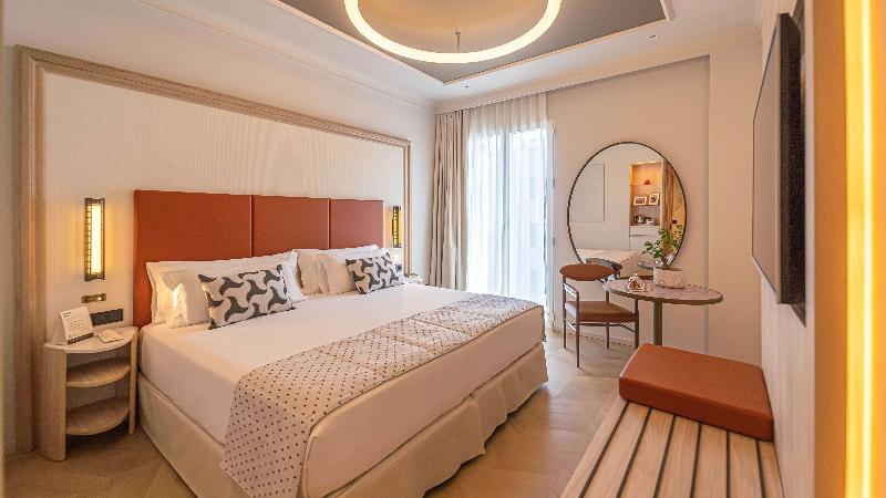 سوییت جونیور, Barcelo Carmen Granada