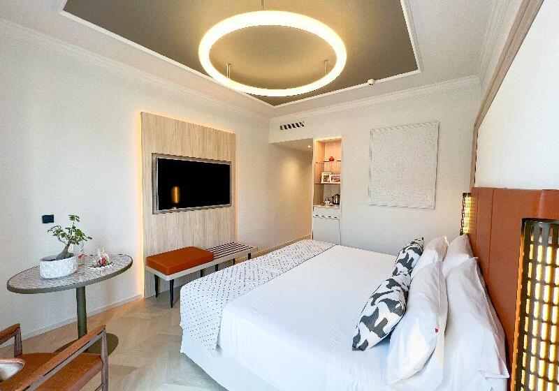 اتاق خانوادگی, Barcelo Carmen Granada
