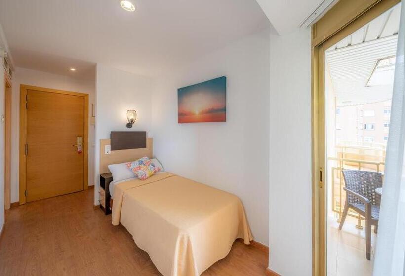 Standard Single Room, Blaumar