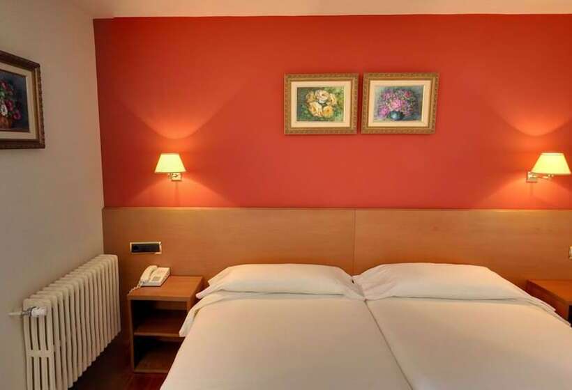 اتاق استاندارد یک نفره, Snö Hotel Candanchú