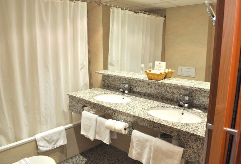 اتاق استاندارد چهار تخته, Snö Hotel Candanchú