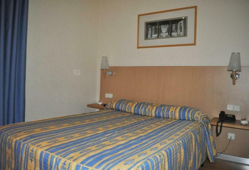 Standard Single Room, España