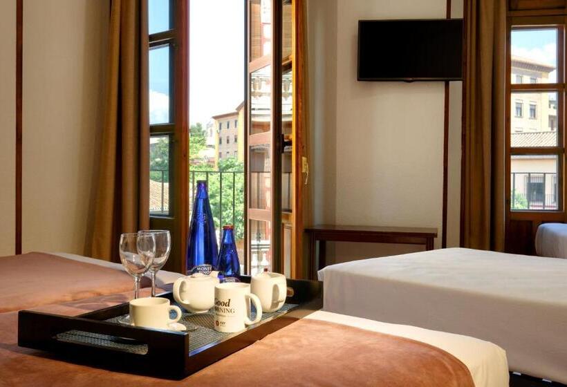 اتاق استاندارد سه نفره, Exe Triunfo Granada