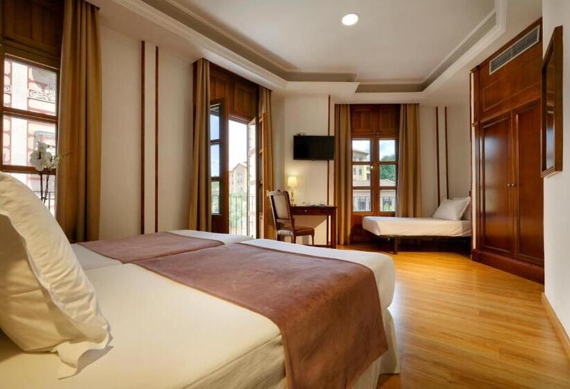 اتاق استاندارد سه نفره, Exe Triunfo Granada