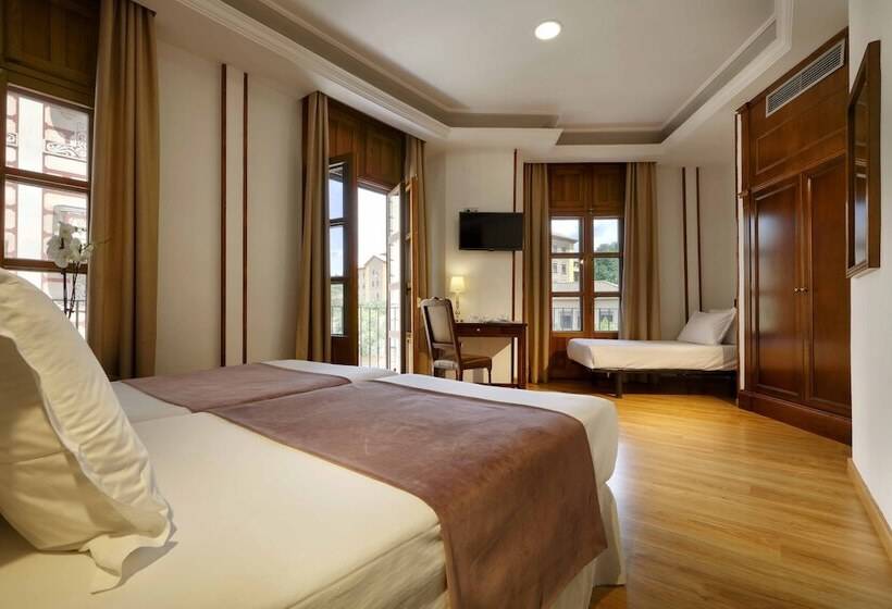 اتاق استاندارد سه نفره, Exe Triunfo Granada