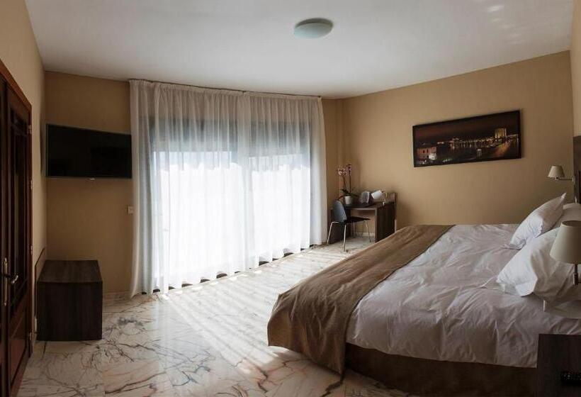 Premium room with terrace, Finca Los Abetos
