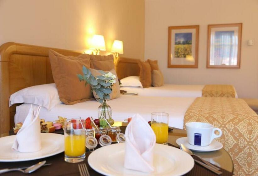 חדר משפחתי, Gran Hotel Los Abetos