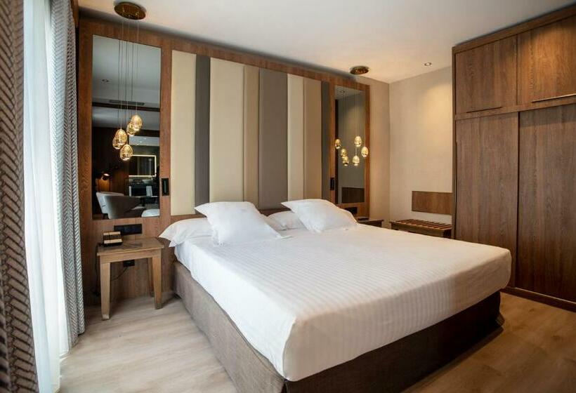 Junior Suite, Granada Center