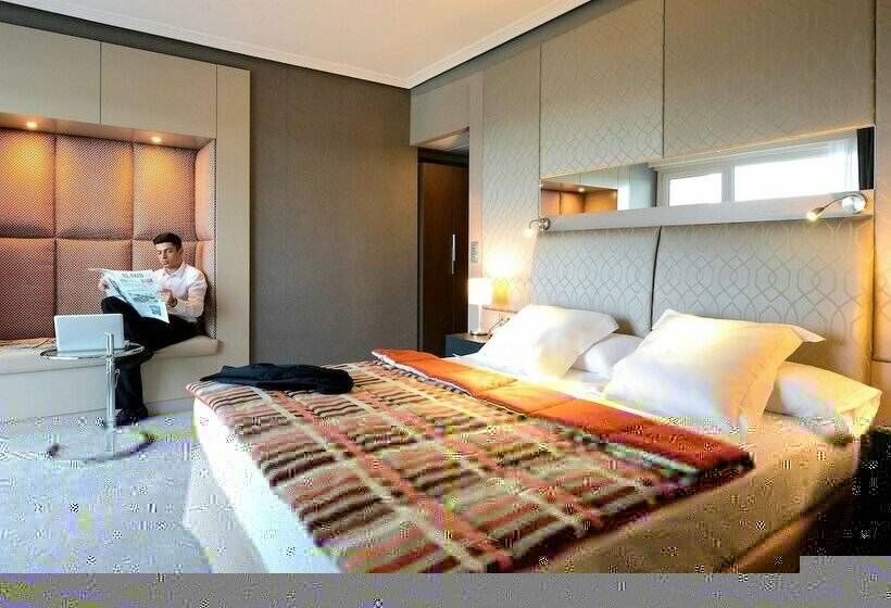 חדר סטנדרט לשלושה, Mercure Monte Igueldo