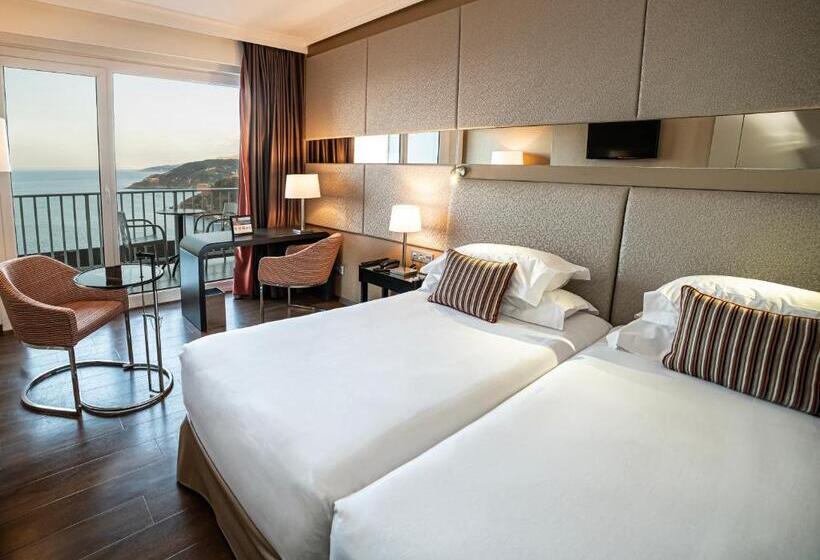 חדר סטנדרט נוף לים עם מרפסת, Mercure Monte Igueldo