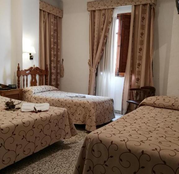 اتاق استاندارد چهار تخته, Lanjaron