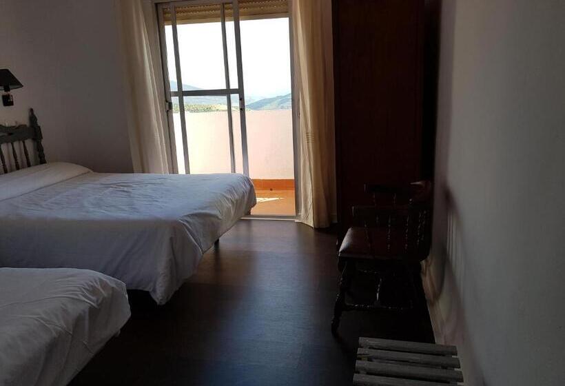 Standard Triple Room with Terrace, Lanjaron