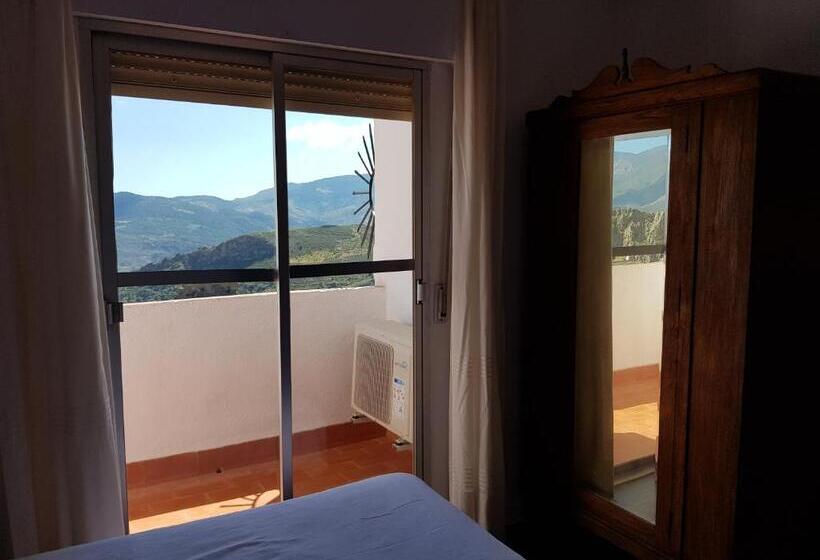 Standard Triple Room with Terrace, Lanjaron