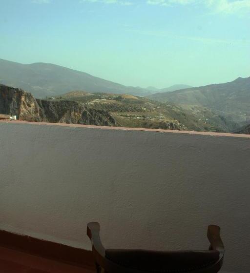 Standard Triple Room with Terrace, Lanjaron
