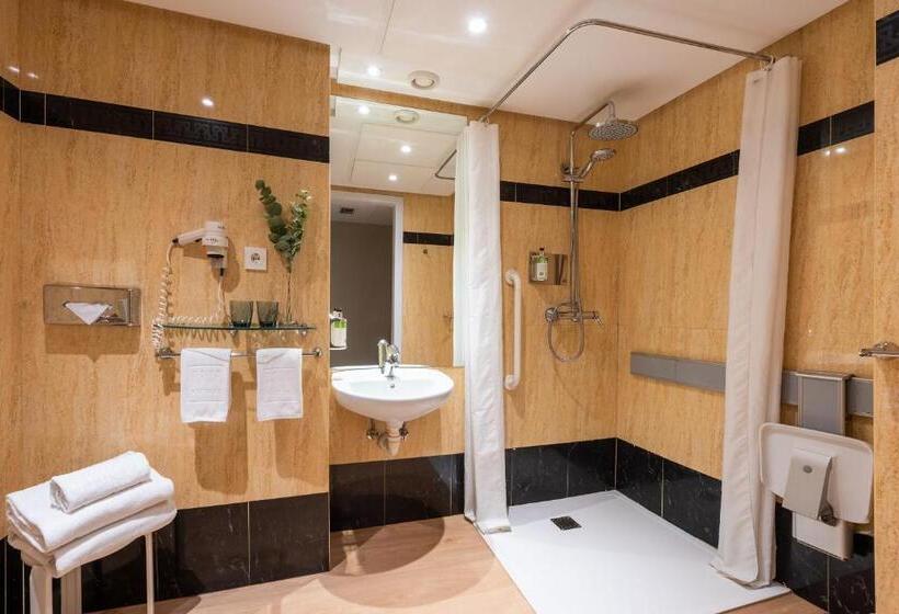 Standard Room Adapted for people with reduced mobility, San Sebastián Orly, Affiliated By Meliá