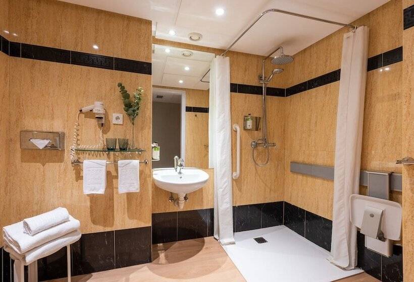 غرفة قياسية لذوى الاحتياجات الخاصة, San Sebastián Orly, Affiliated By Meliá