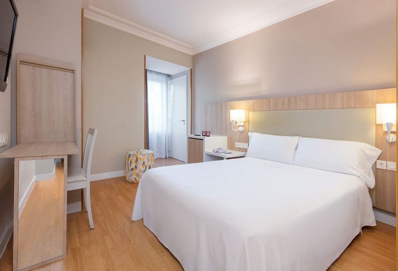 Standard Room Adapted for people with reduced mobility, San Sebastián Orly, Affiliated By Meliá