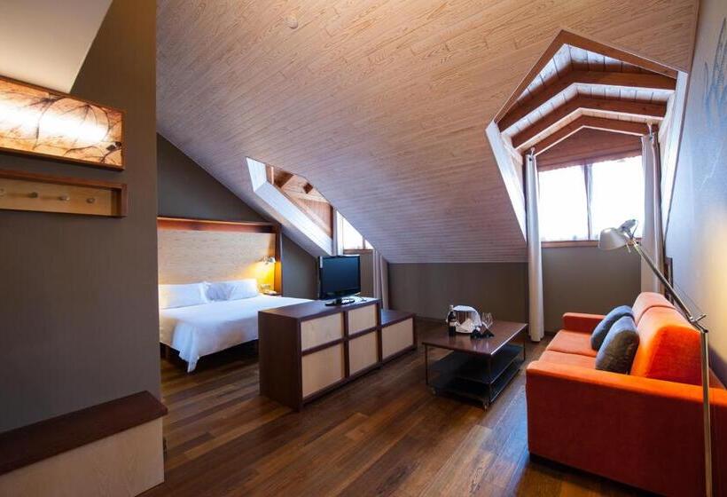 سوییت جونیور, Sommos Hotel Aneto