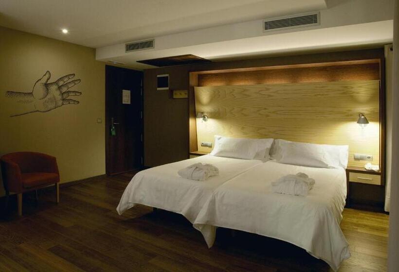 اتاق استاندارد یک نفره, Sommos Hotel Aneto