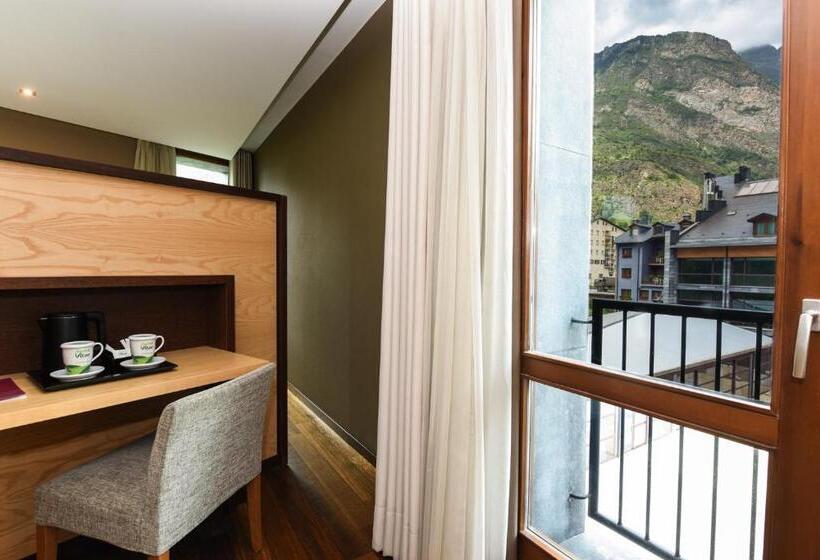 سوئیت جونیور خانوادگی, Sommos Hotel Aneto