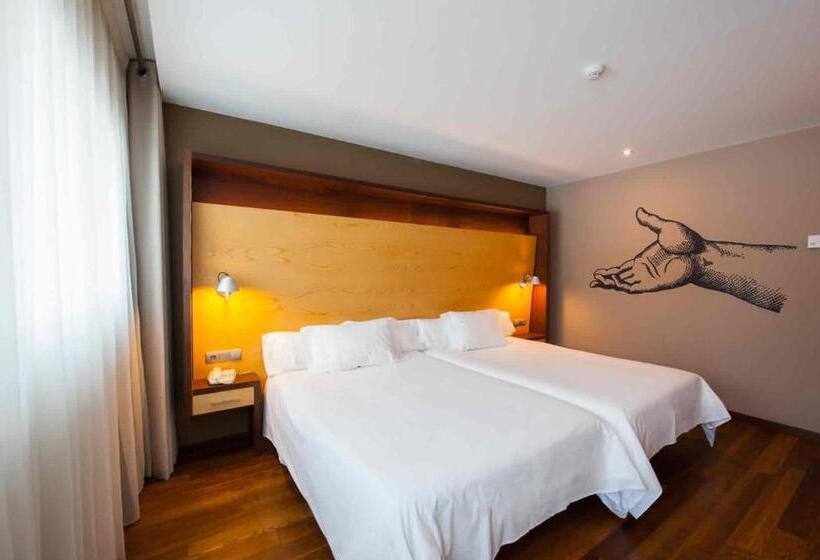 اتاق استاندارد, Sommos Hotel Aneto