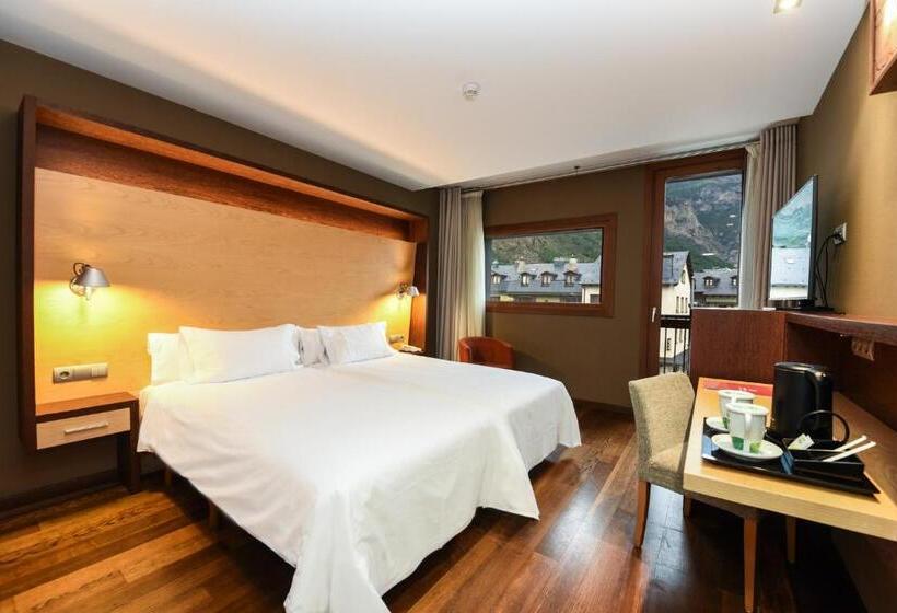 اتاق استاندارد, Sommos Hotel Aneto