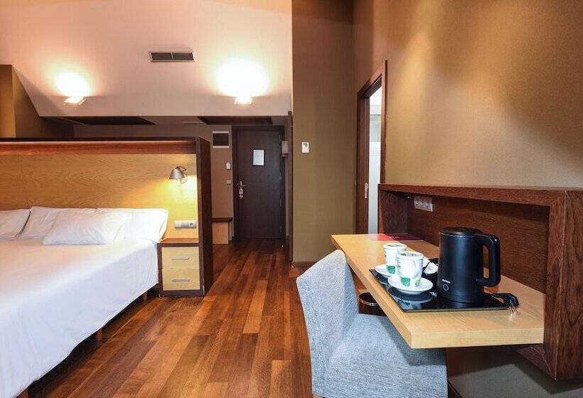 سوئیت جونیور خانوادگی, Sommos Hotel Aneto