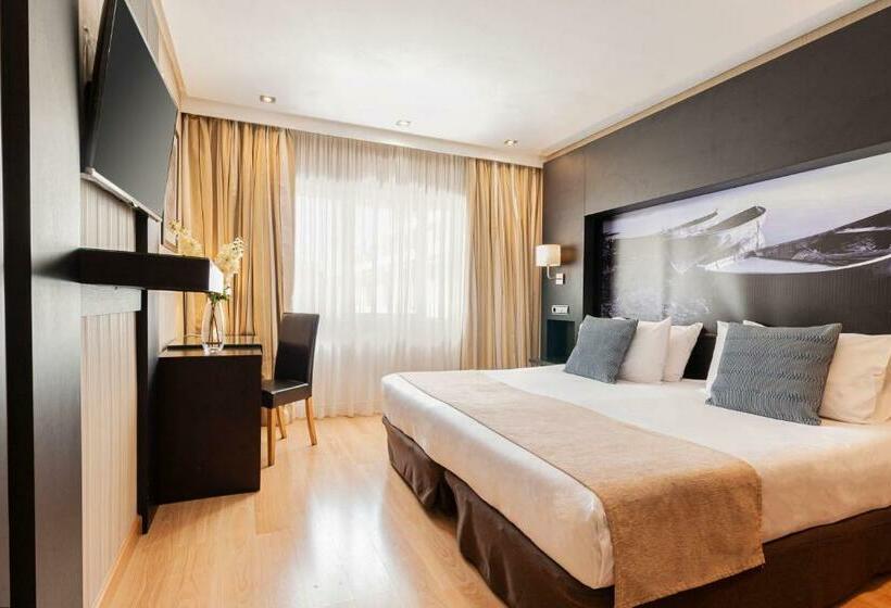 Premium Single Room, Ulises