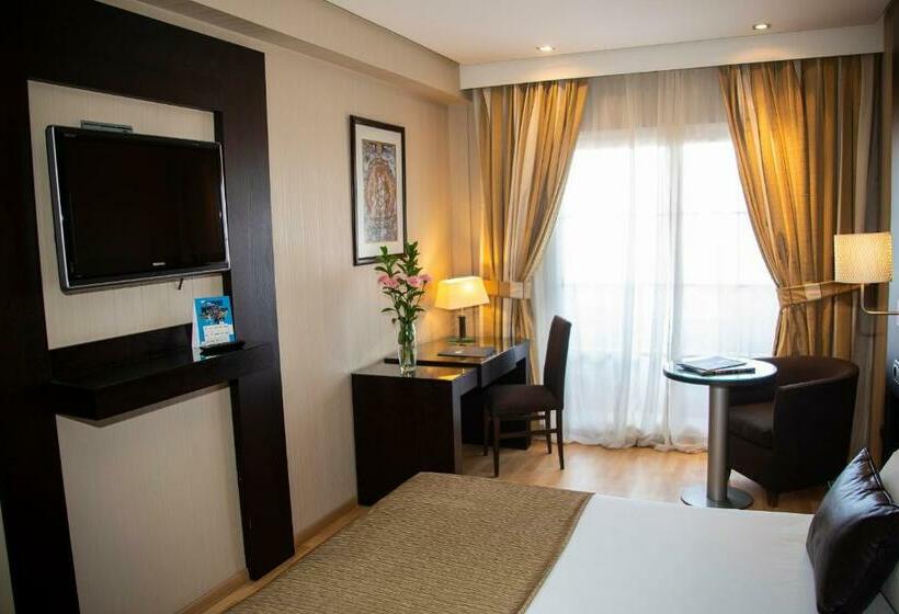 Premium Single Room, Ulises